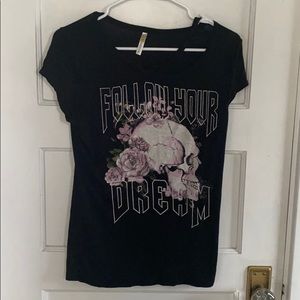 Ocasion skull flowers medium T shirt cut out neckline Whimsigoth fairy grunge